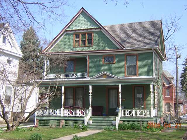 606 E Grove - E Grove District